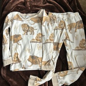 Burt's bees long sleeve toddler pj set- lions 4t